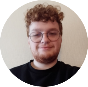 Le responsable marketing est toujours souriant et très bavard